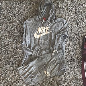 COPY - Nike sweatsuit